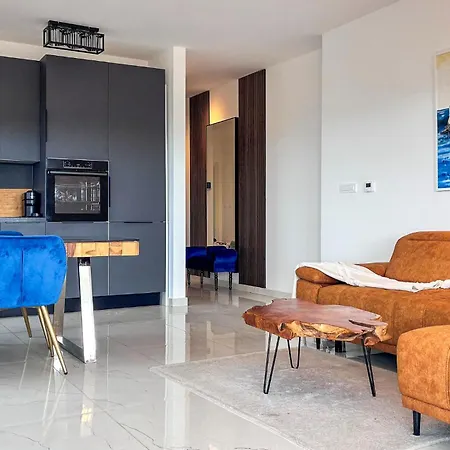 2 Bedroom Awesome In Appartement Turanj