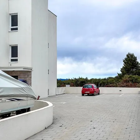 2 Bedroom Awesome In * Turanj