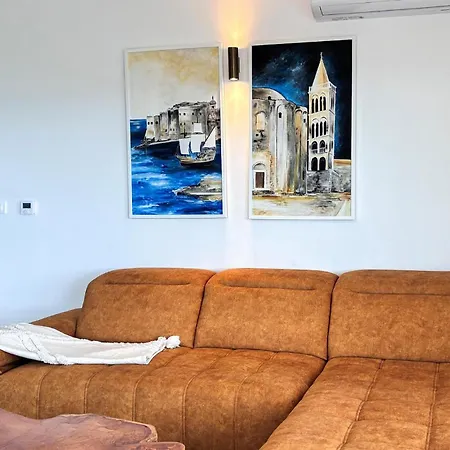 Appartement 2 Bedroom Awesome In *