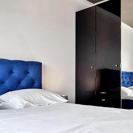Appartement 2 Bedroom Awesome In *